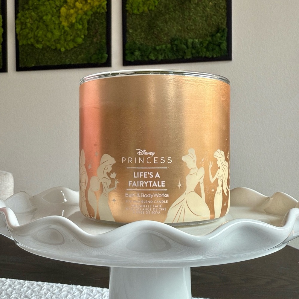 Disney Princess x Bath and Body Works Life is a Fairytale 3 Wick Candle Limited - Picture 4 of 7